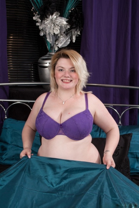 Chubby thot AJ Shine plays with her huge natural boobs and unshaved pussy