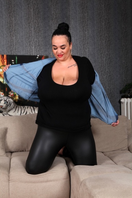 Beautiful amateur fatty Ines showing off her gigantic saggy bosoms