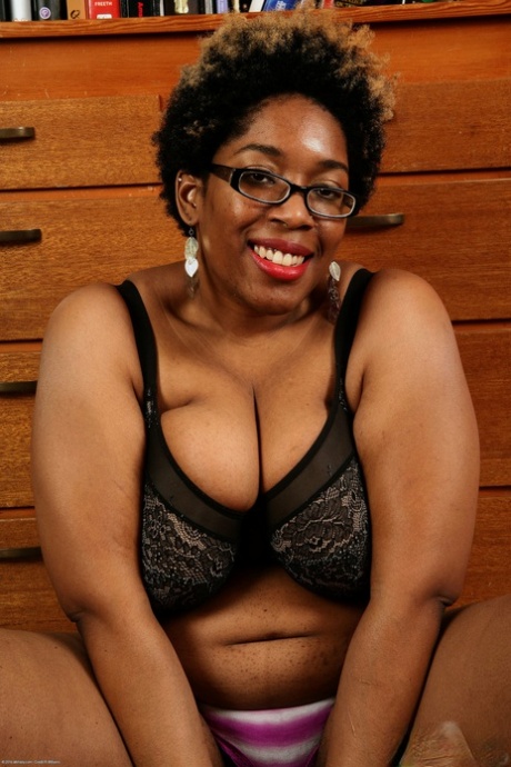 Sexy ebony fatty Misty strips naked & spreads her hairy pussy up close