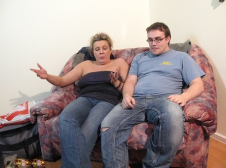 Chubby wife gets a thorough dicking through her ripped pantyhose