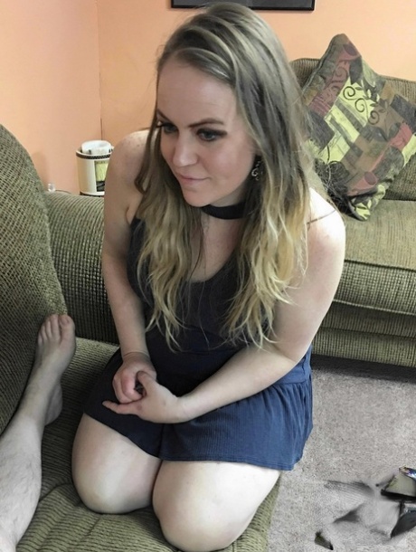 MILF with tiny tits Chasity Vaughn gives Logan Drake a POV blowjob